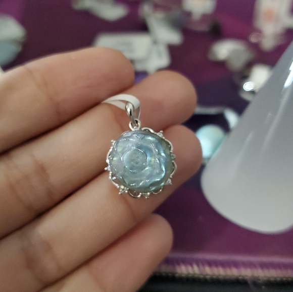 Jewelry - Labradorite Sterling Silver S295 Pendant with Iridescent Pale Blue Rose Stone
